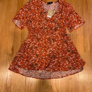 Suzanne Betro Women’s Button Down Tunic, Elastic waist, size Medium